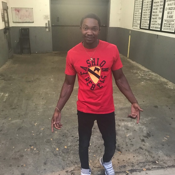 Meet your Posher, Andrew - Picture 1 of 1